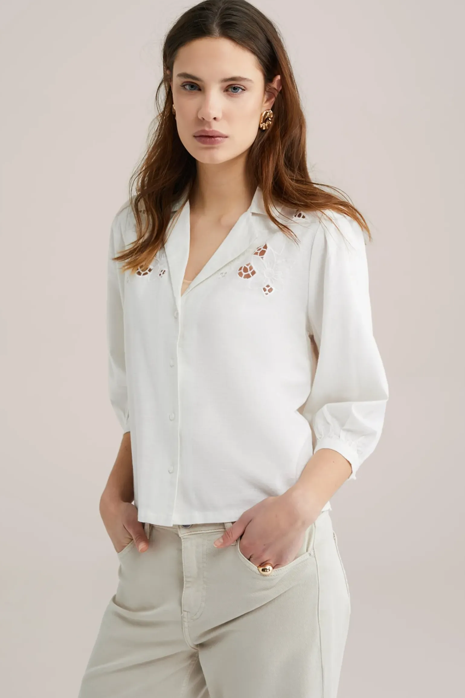 blouse met embroidery