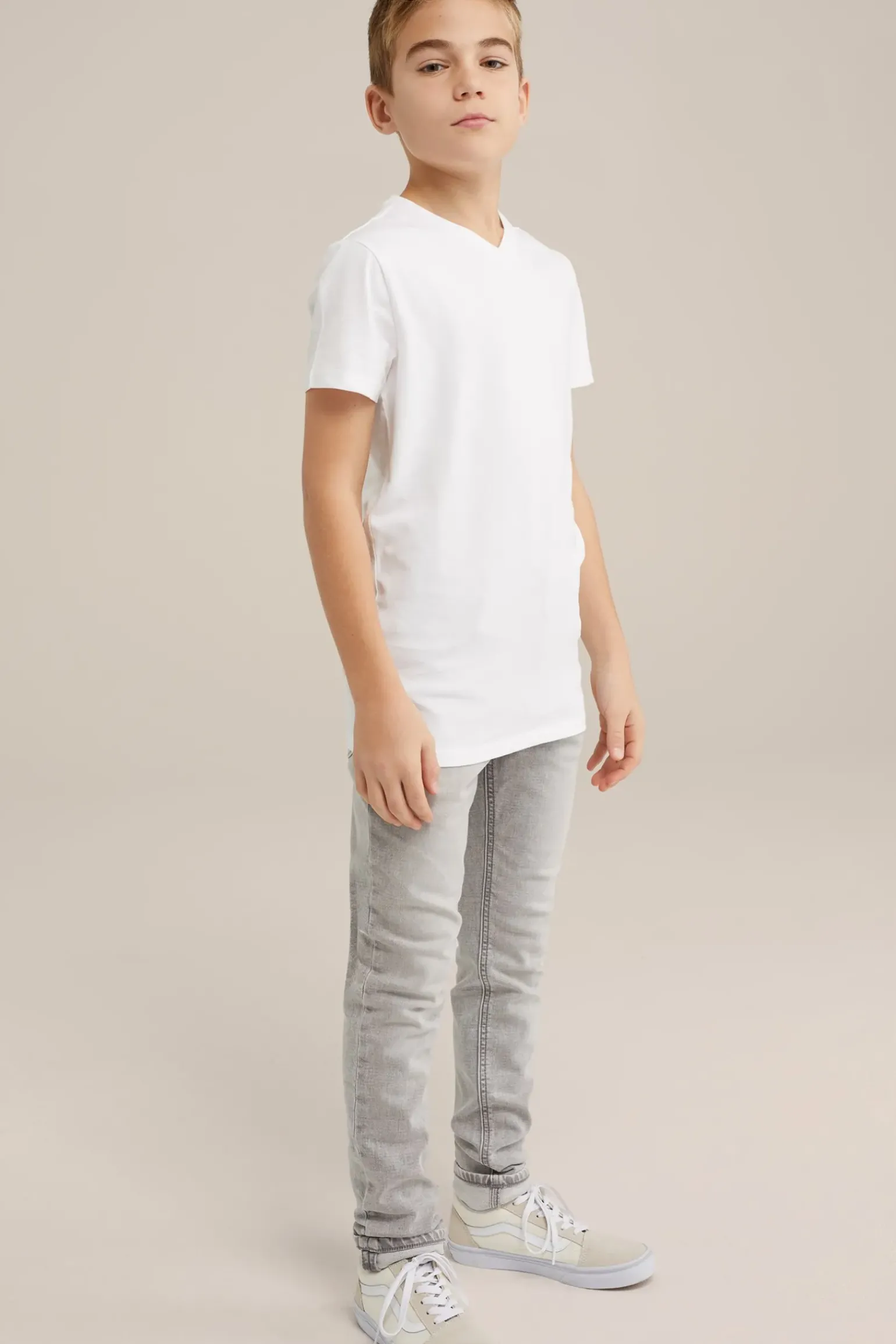 Jongens basic T-shirt met V-hals