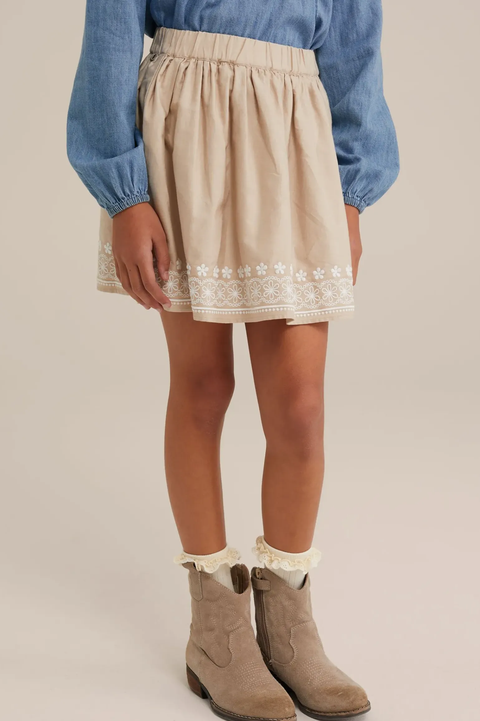 Meisjes rok met embroideries