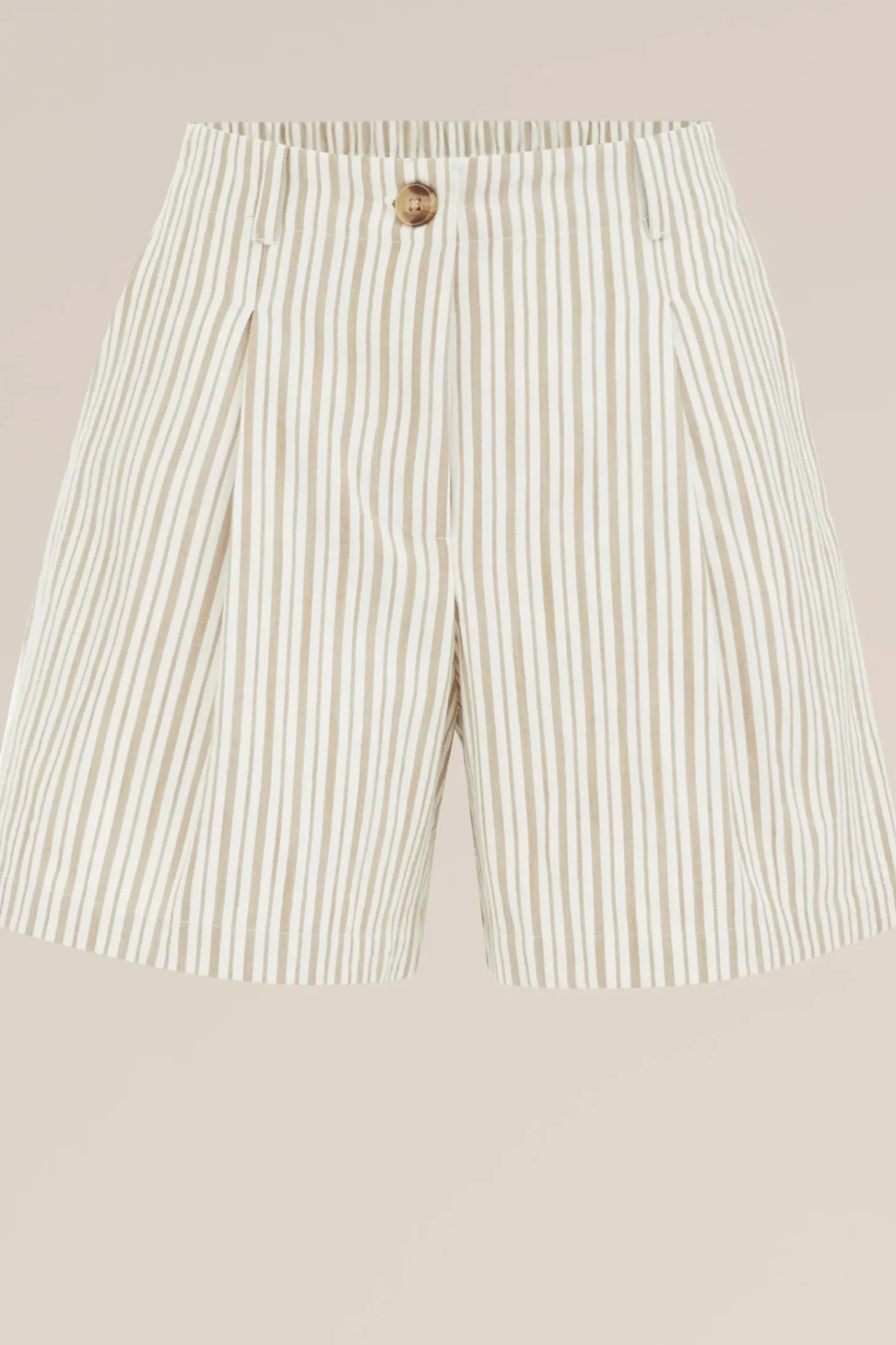 relaxed fit short