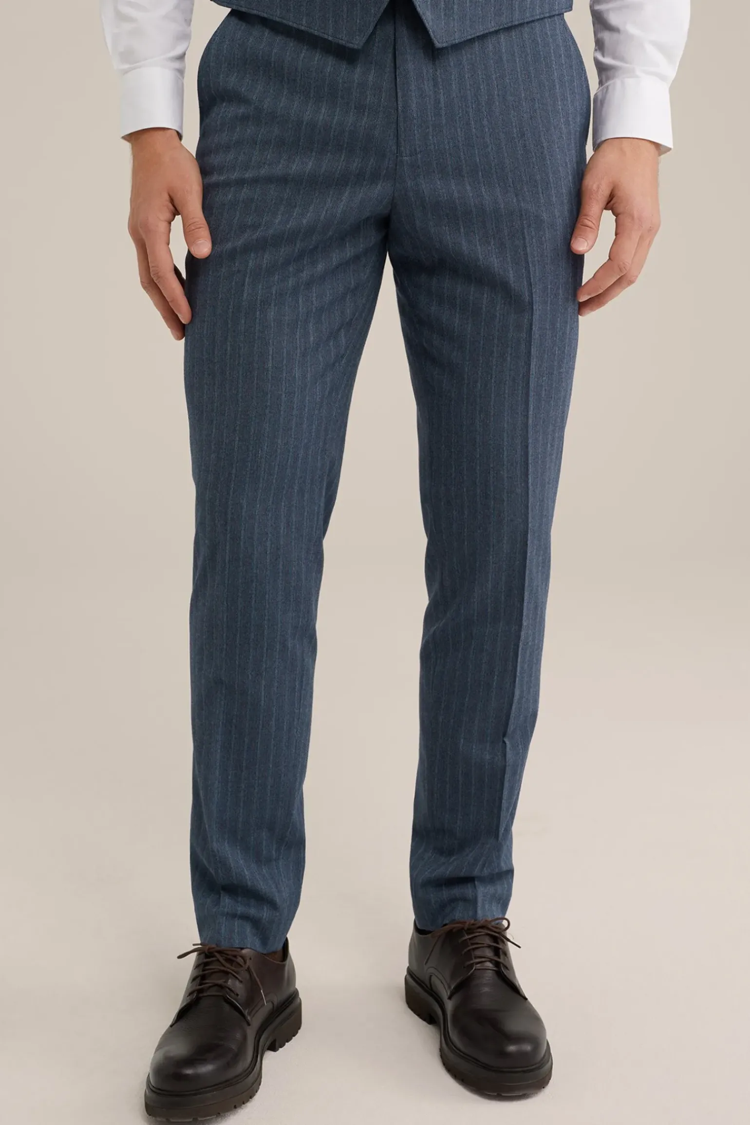 slim fit pantalon met subtiele streep