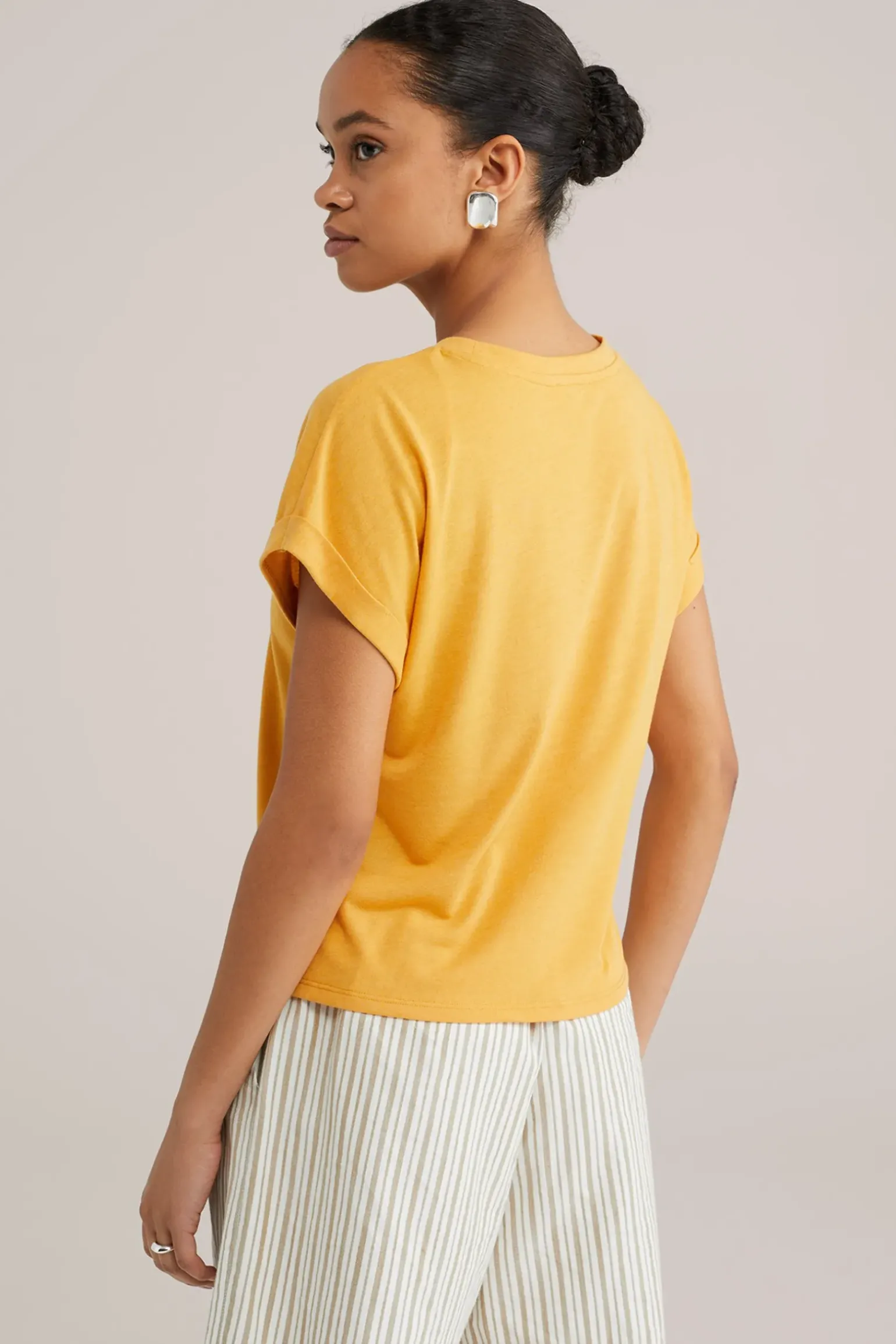 T-shirt met knoopdetail