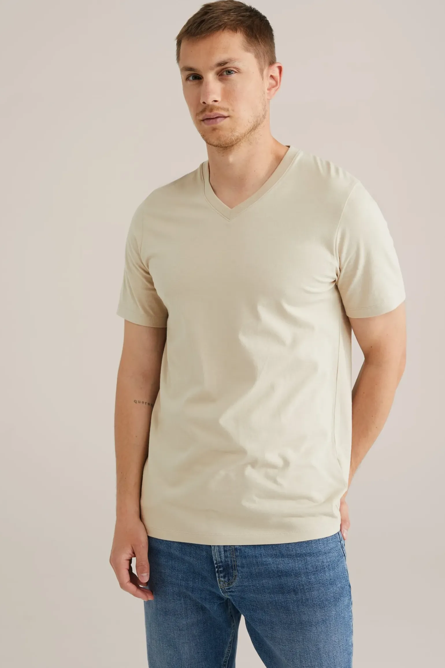 T-shirt met v-hals